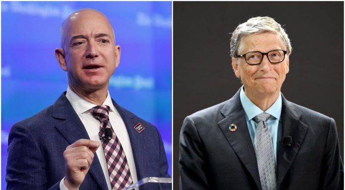 Jeff Bezos - CEO of Amazon on left and Bill Gates - CEO of Microsoft on right