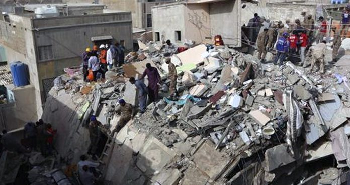 KARACHI BUILDINGS COLLAPSE, Local residents and affecters of the Gulbahar incident protest for legal action