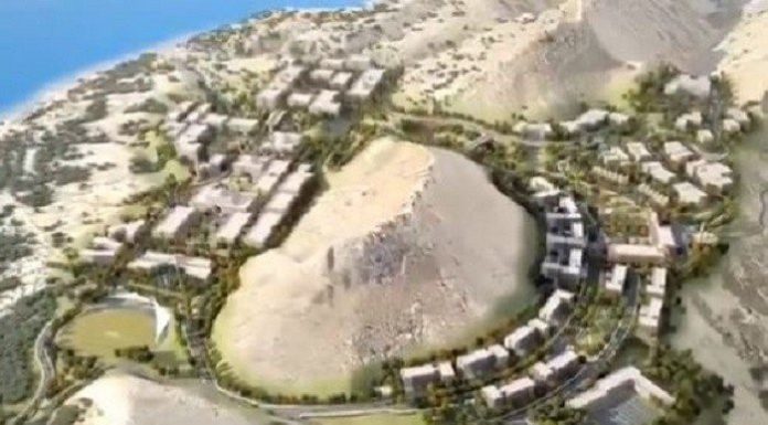 PM Imran presented the NAMAL knowledge city’s master plan in Mianwali, designed by Tony Ashai.