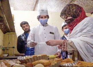 Noora Ihsas, First Woman who Opens the Restaurant In Swat - 2021