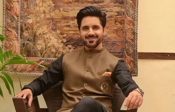 Asim Mehmood Biography-Age, Family, Dramas, Movies & Much More