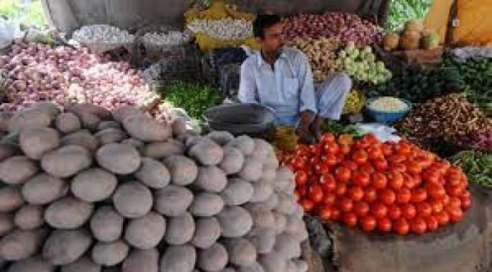 Price of onions and tomatoes hits historic high as floods disrupt supplies