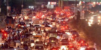 Heavy vehicles prohibit in Karachi to improve traffic flow